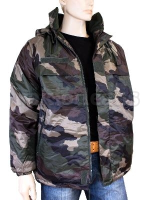 Coupe vent fourré imperméable doublé polaire.