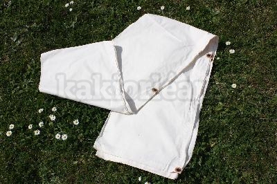 Empiècement de tissu coton avec oeillets