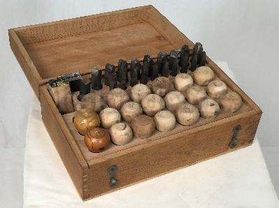 Coffret de poincons - chiffres à frapper - 9 caractères